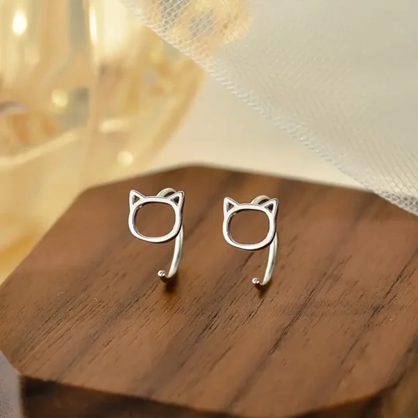 Brinco de Gatinho Minimalista